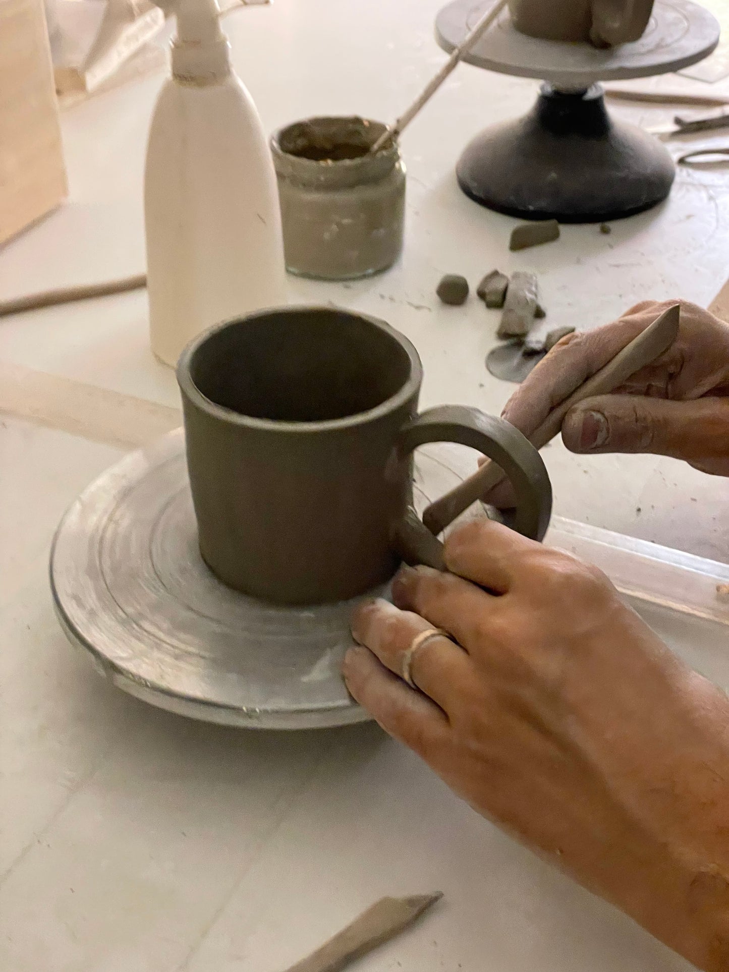 ATELIER : Fabriquez votre propre tasse à café ou à thé à la main / BYOB