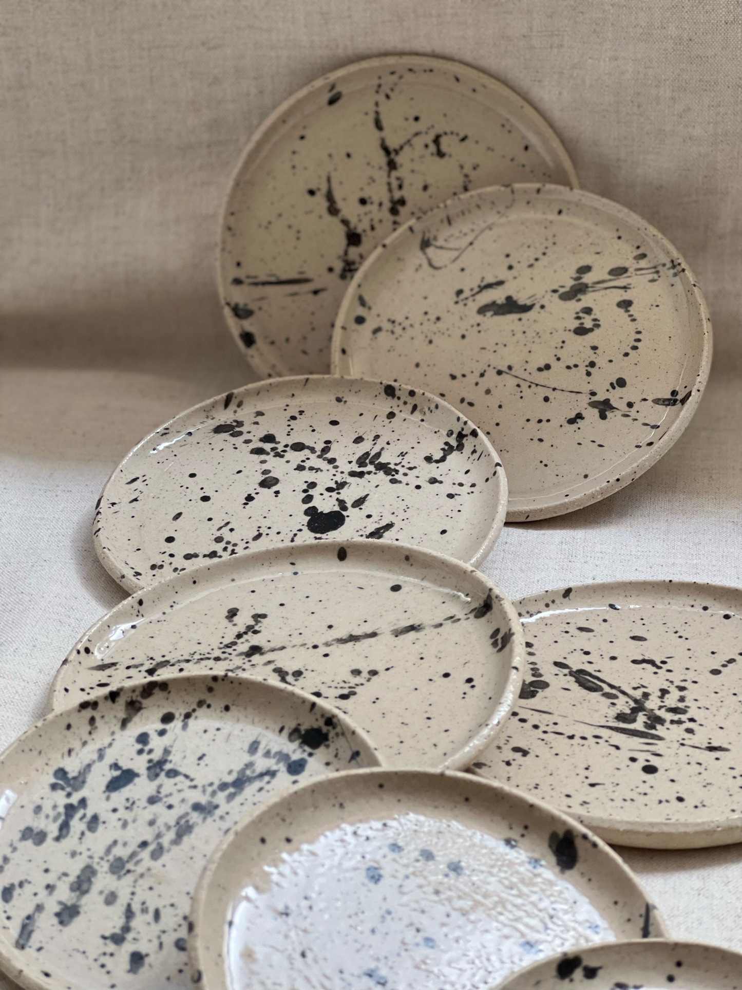 Stoneware 14 cm black splashed saucer