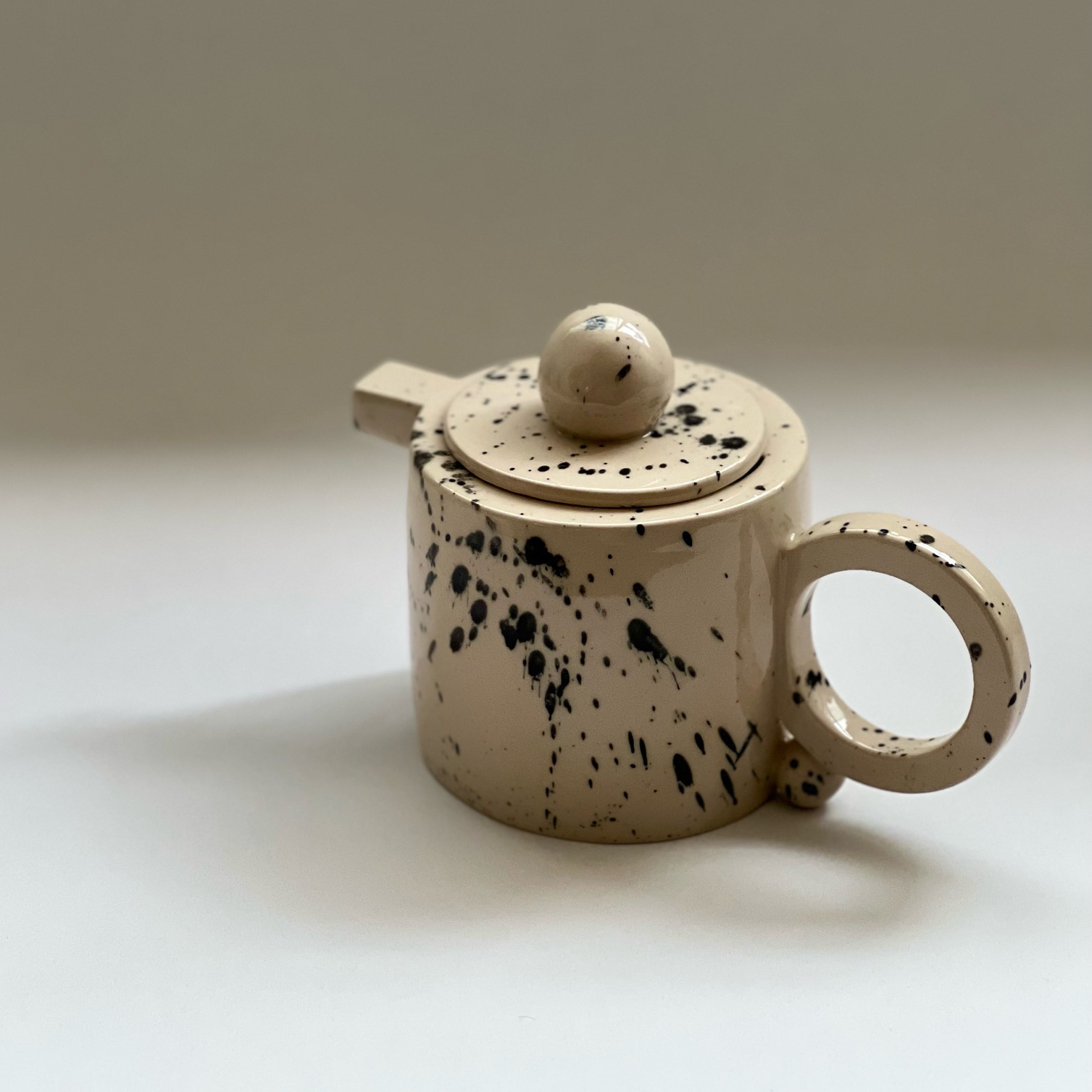 Store Handmade Tea Pot with Lid