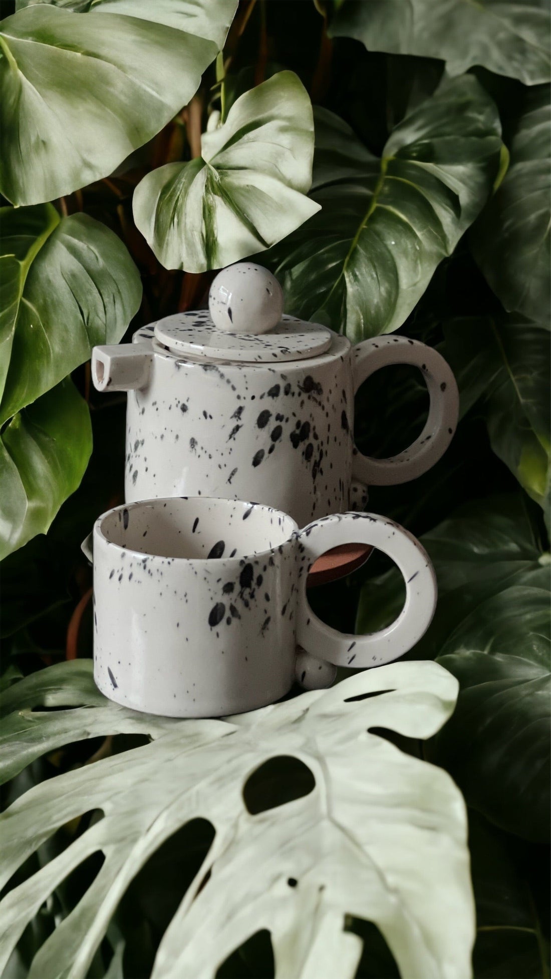 Custom Ceramics for Advertising Agencies: Props, Set Design, and Branded Gifting