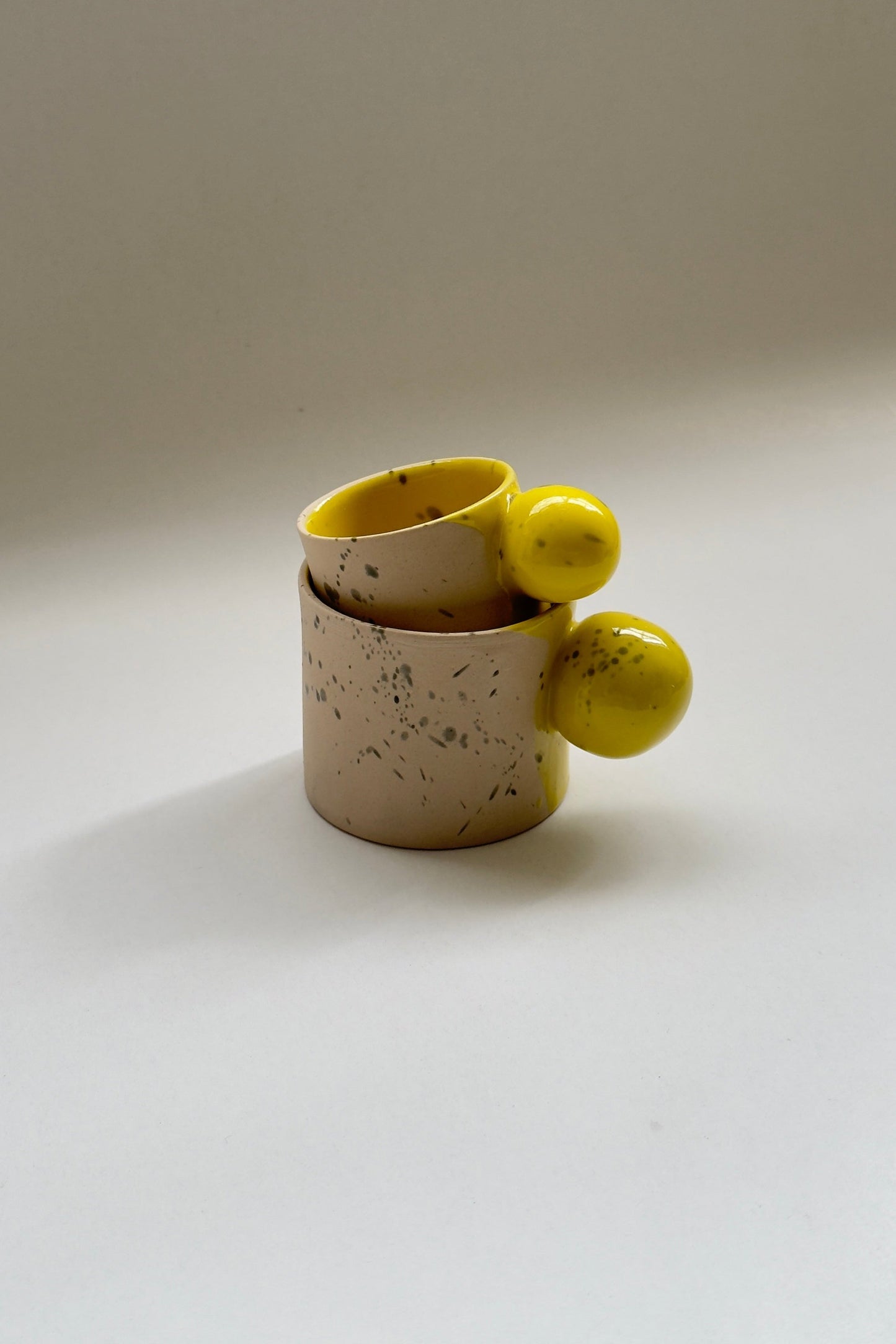 150 ml handmade ball handle beige with yellow ceramic mug